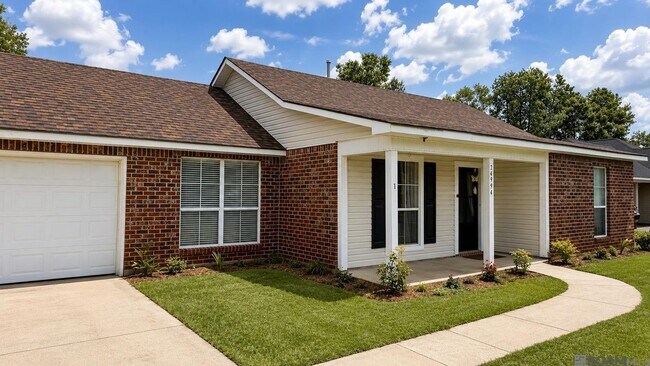 Building Photo - 34994 Napoleon Dr