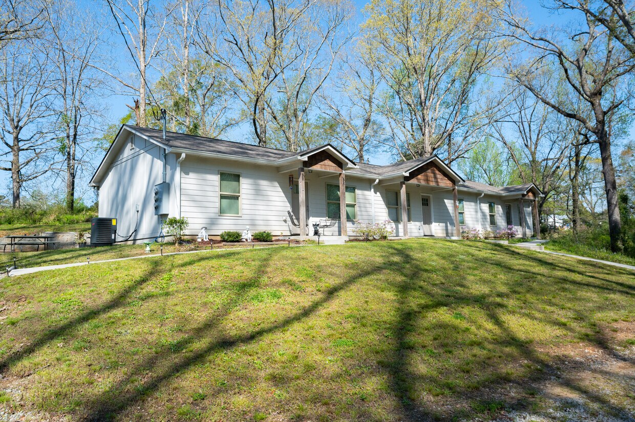 Primary Photo - 2005 Coldwater Rd