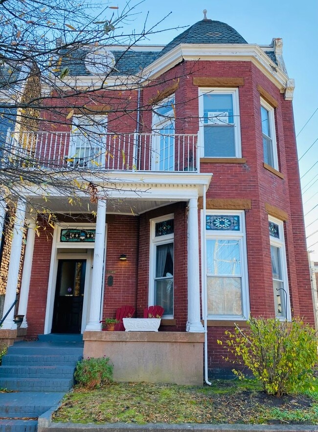 Building Photo - 2525 Park Ave