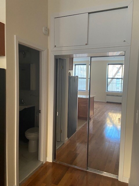 Foto del edificio - 215 2nd Ave