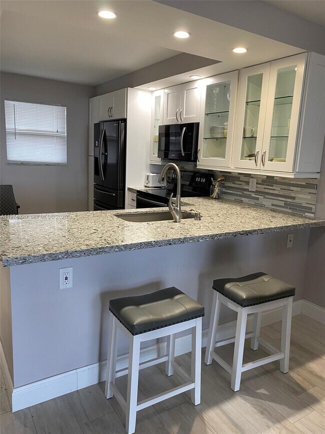 Foto del edificio - 2929 S Ocean Blvd