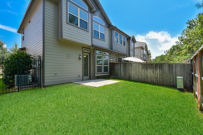 Building Photo - 71 Aventura Pl