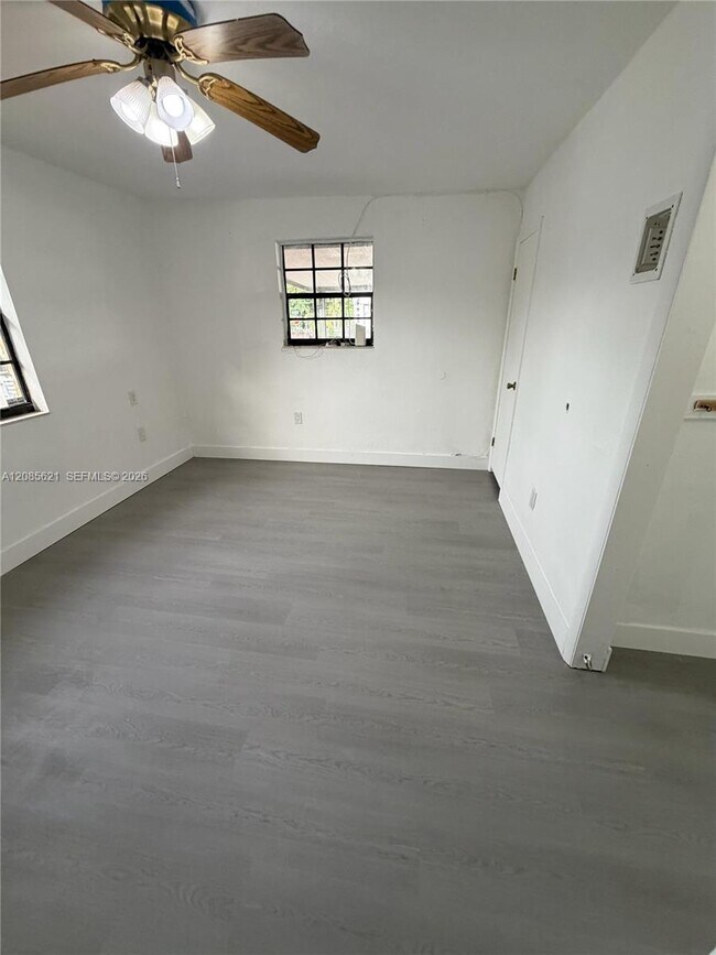 Foto del edificio - 2424 SW 21st Ter