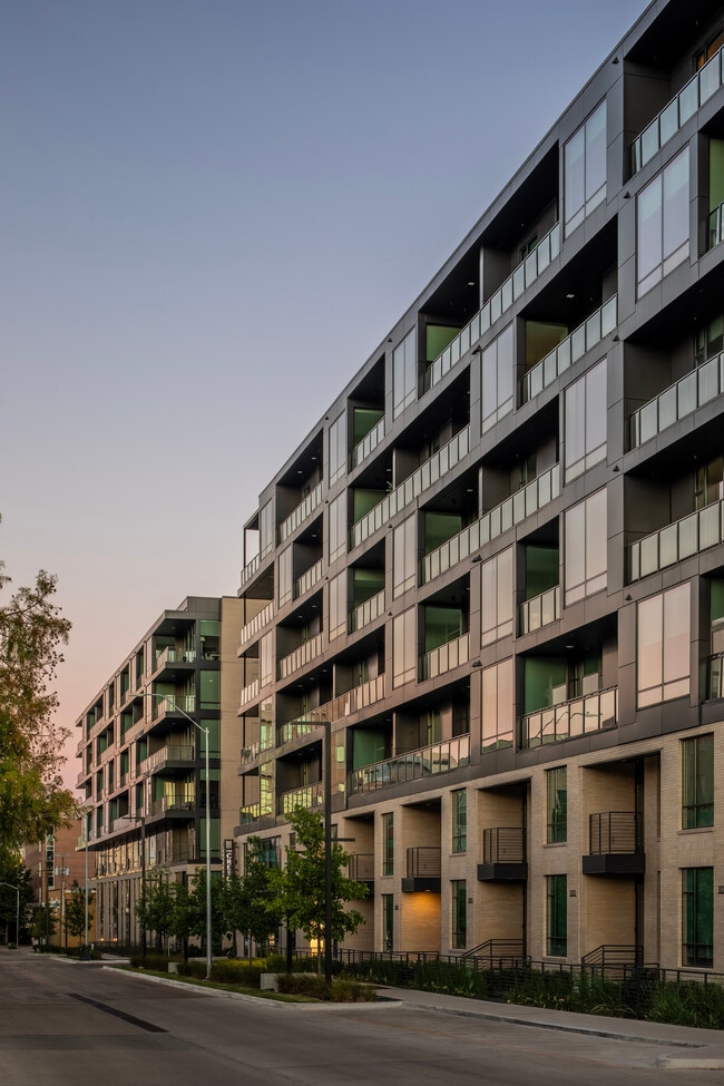 Building Photo - The Crescent Residences
