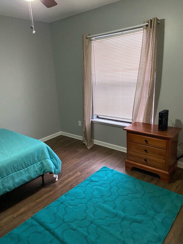 Foto del edificio - 8573 Springtree Road