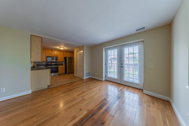 Building Photo - 5630 Pershing Ave