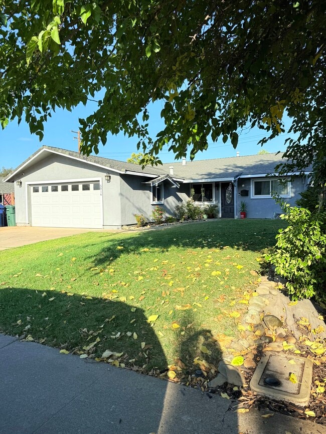 Building Photo - 5916 Marlin Cir