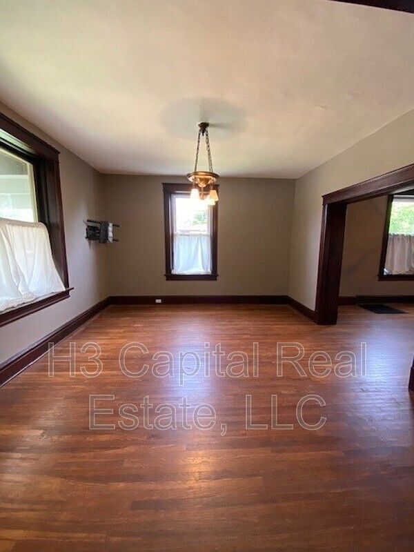 Foto del edificio - 3311 W Main St