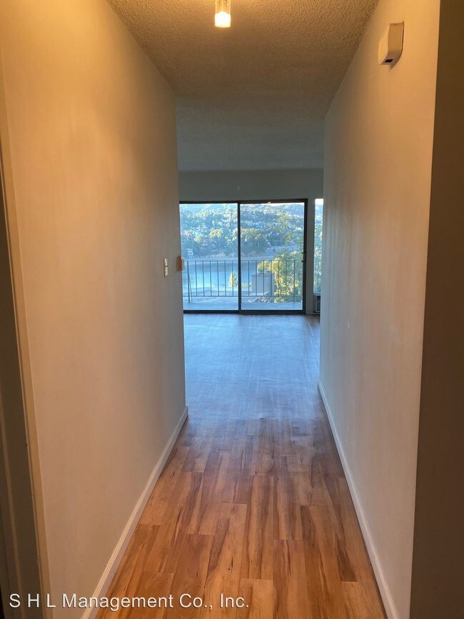 Foto del edificio - 2318 Duane St