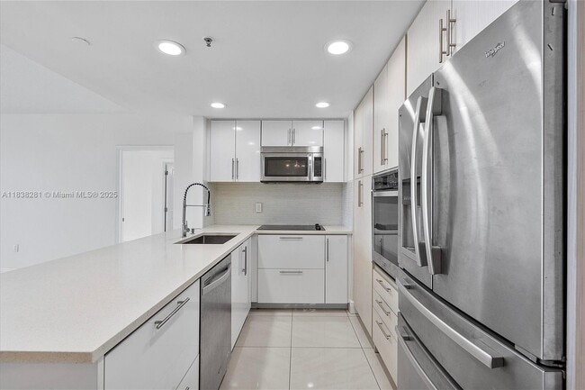 Building Photo - 1250 S Miami Ave