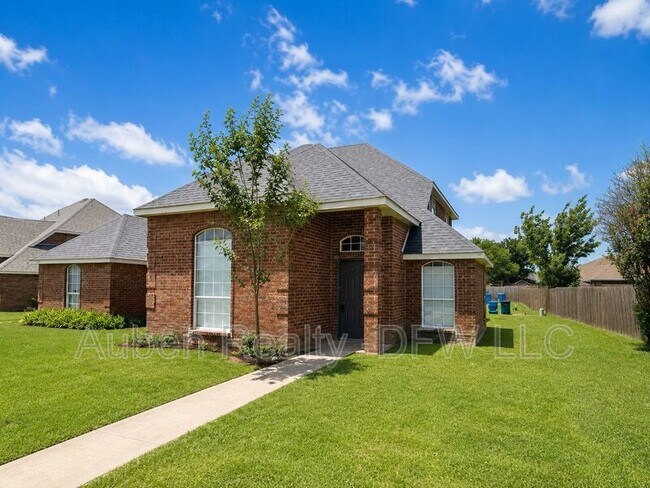 Building Photo - 434 Chestnut Ln