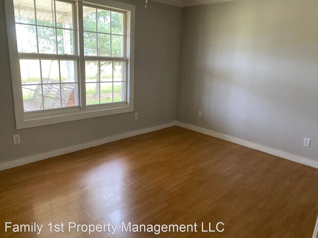 Building Photo - 3 br, 1 bath House - 388 Wilder Chapel Rd