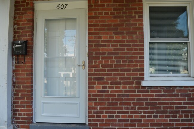 Foto del edificio - 607 E Brookland Park Blvd