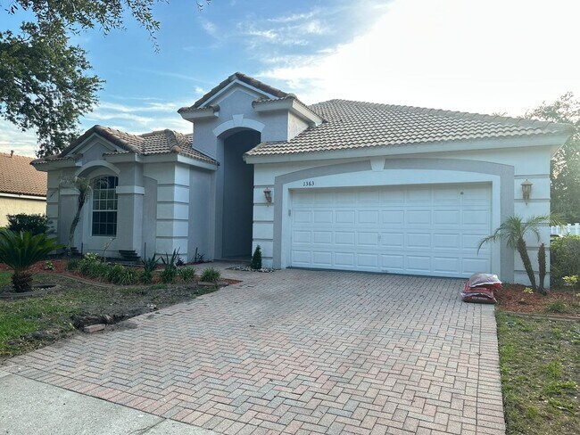 Building Photo - Gorgeous 3/2 with private pool in the Gated and Guarded Reserve at Belmere!
