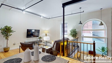 Building Photo - 19 Stanhope St