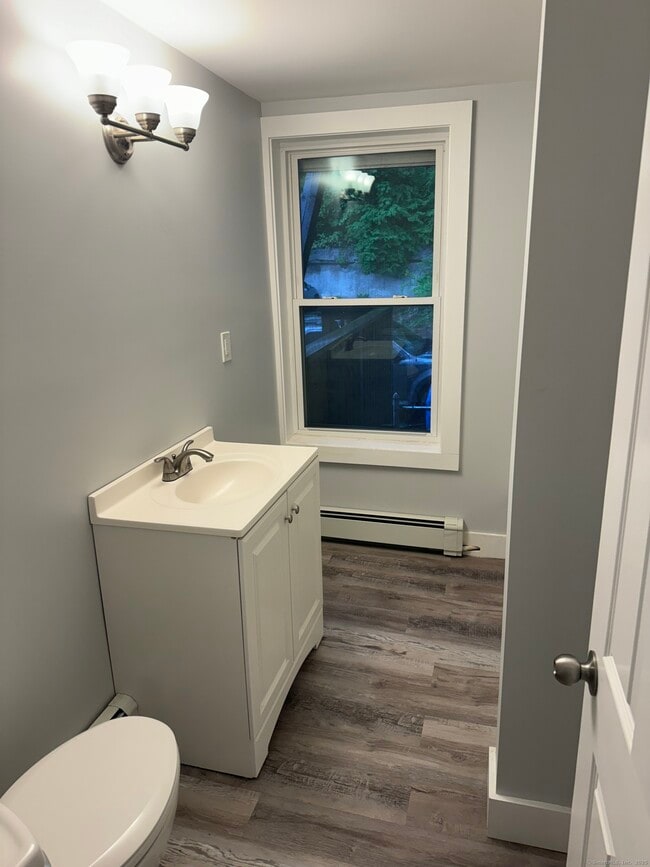 Building Photo - 94 W Main St