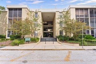 Building Photo - 2302 S Manhattan Ave
