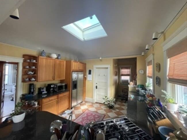 Building Photo - 18 Oakland St