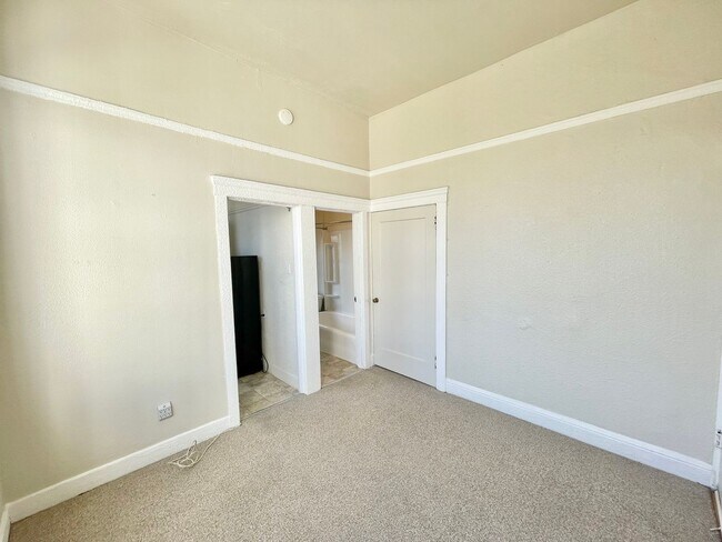 Foto del edificio - Adorable studio in the Heart of Hayes Vall...