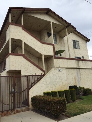 Building Photo - 4427 W 135th St