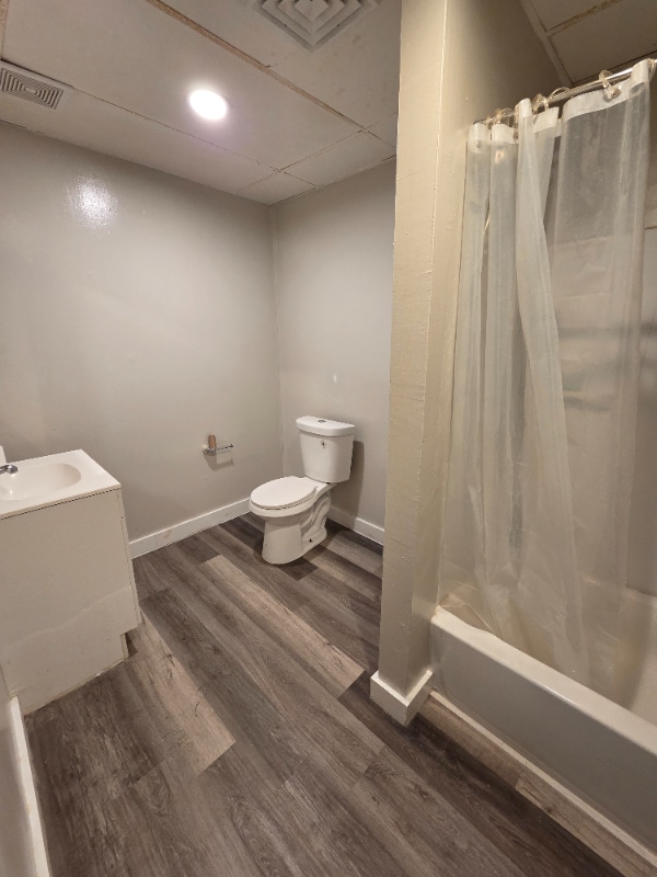 Foto del edificio - 15220 Saranac Rd