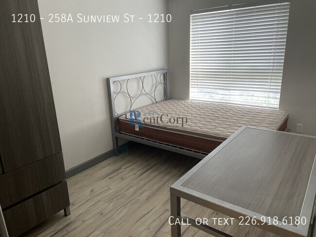Photo du bâtiment - 258A-258A Sunview St