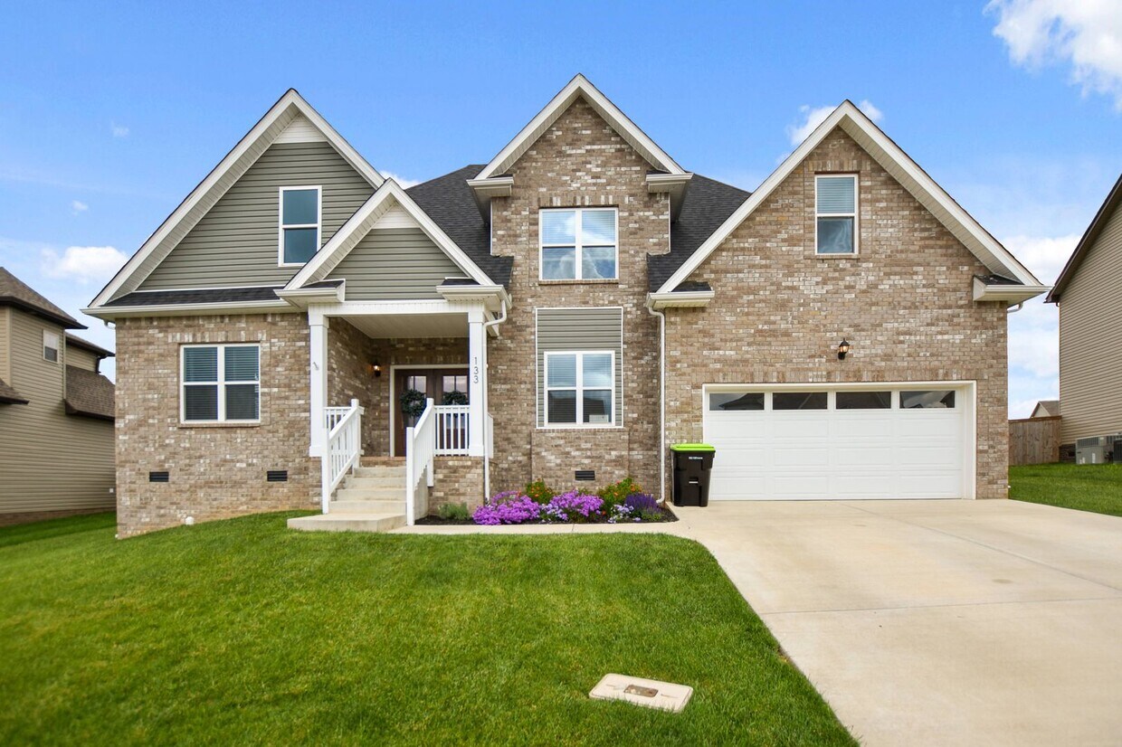 Primary Photo - Pet Friendly Three Bedroom with Bonus!