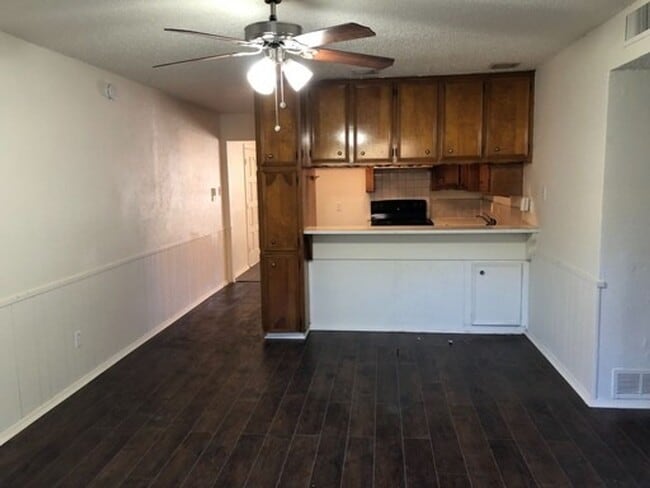 Photo - 2909 Las Vegas Trl Apartment