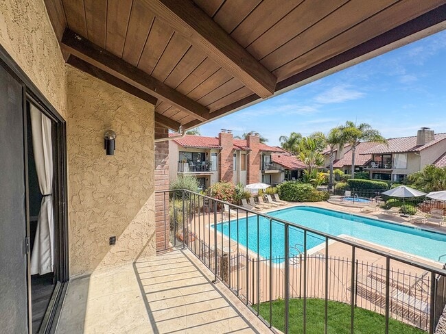 Building Photo - Great 1B/1.5BA + Den in Carlsbad!