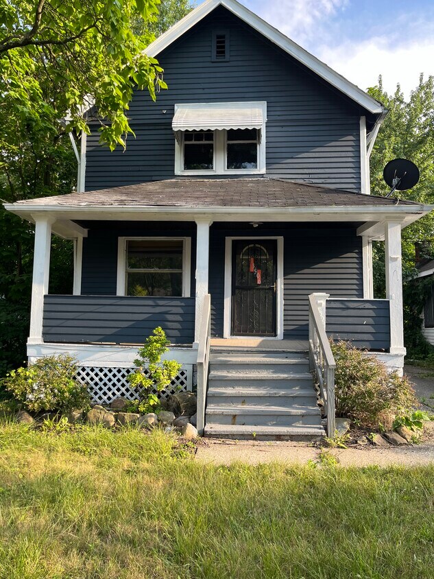 Foto principal - 13506 Crennell Ave