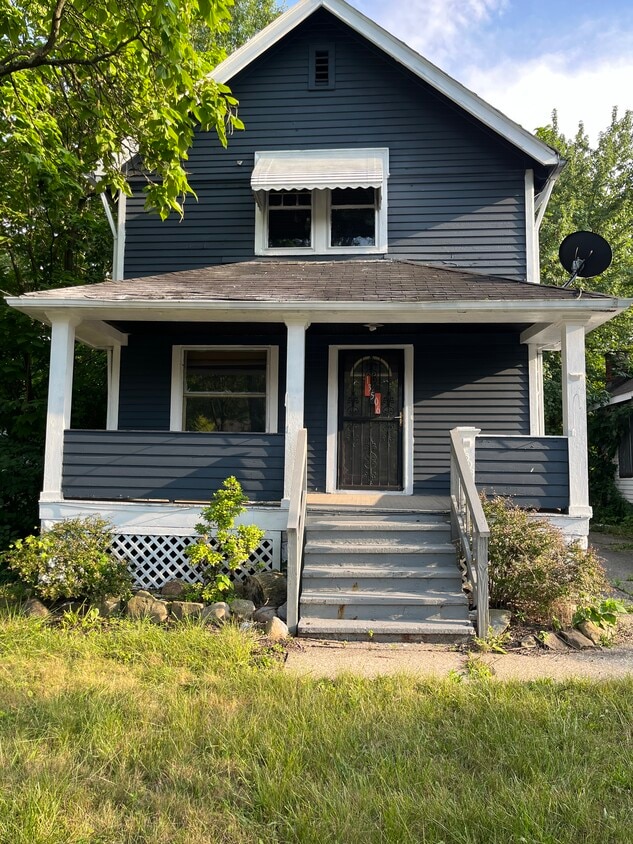 Primary Photo - 13506 Crennell Ave