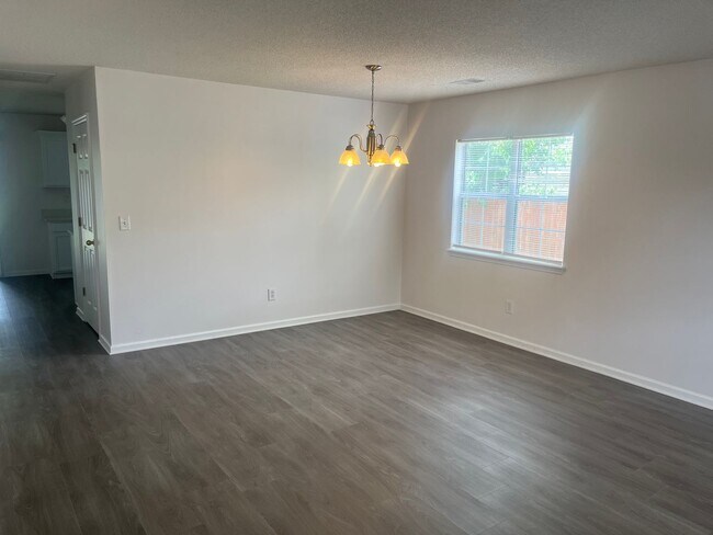 Foto del edificio - Available now. Great 4BR/2.5BA Home in Park Hill Place!