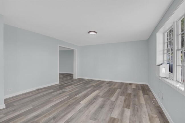 Building Photo - 1614 Ave M 1/2