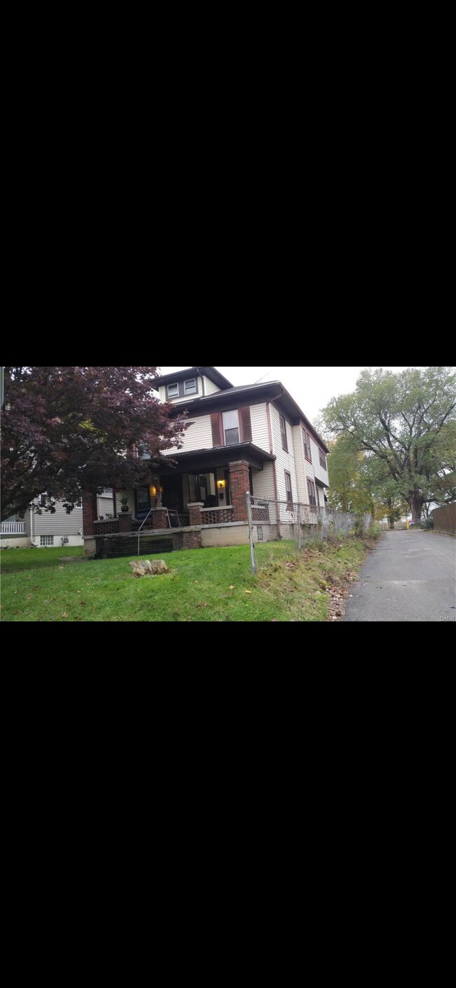 Building Photo - 1403 Highland Ave