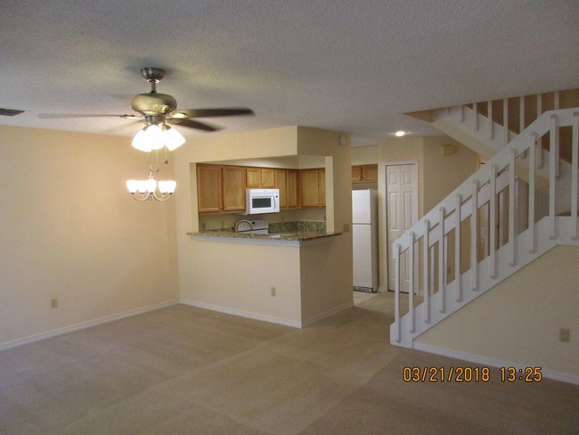 Building Photo - 313 Sunrise Cir