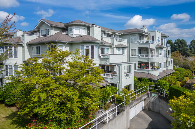 Building Photo - Springs at Langara