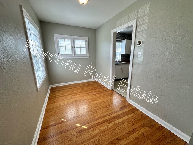 Foto del edificio - 2 Bed 1 Bath