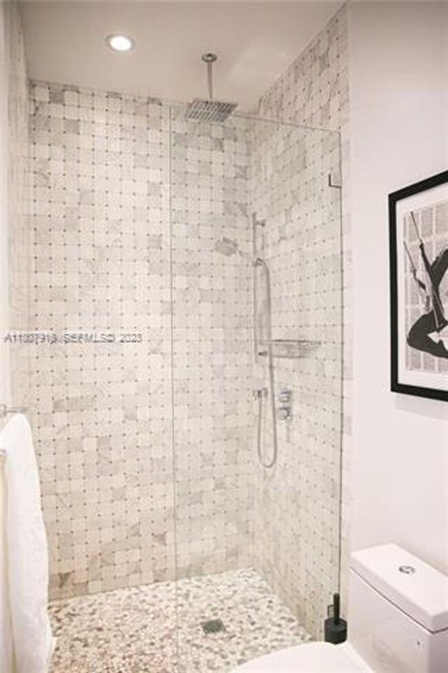 Building Photo - 100 Lincoln Rd