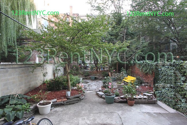 Foto del edificio - 526 E 6th St