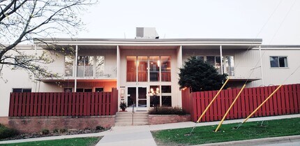 Building Photo - 410 6th Ave SW