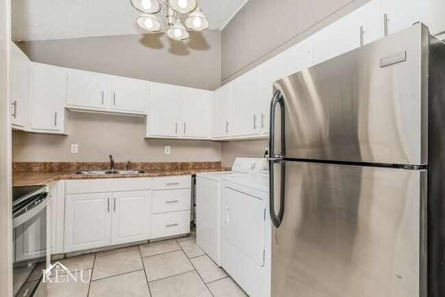 Foto del edificio - 1025 Petway Ave