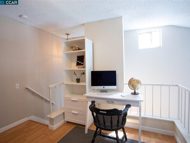Building Photo - 1 Bedroom Townhome/condo in Hercules