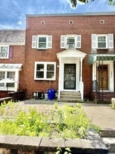 Building Photo - 2457 Mercer St