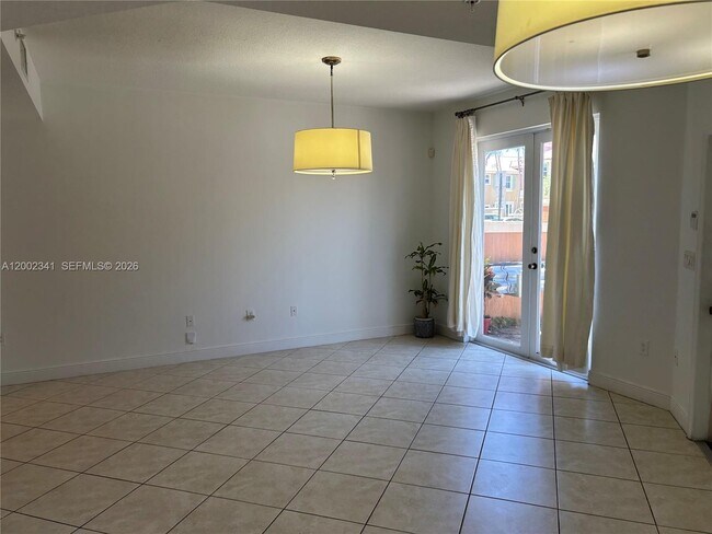Foto del edificio - 915 SW 143rd Terrace