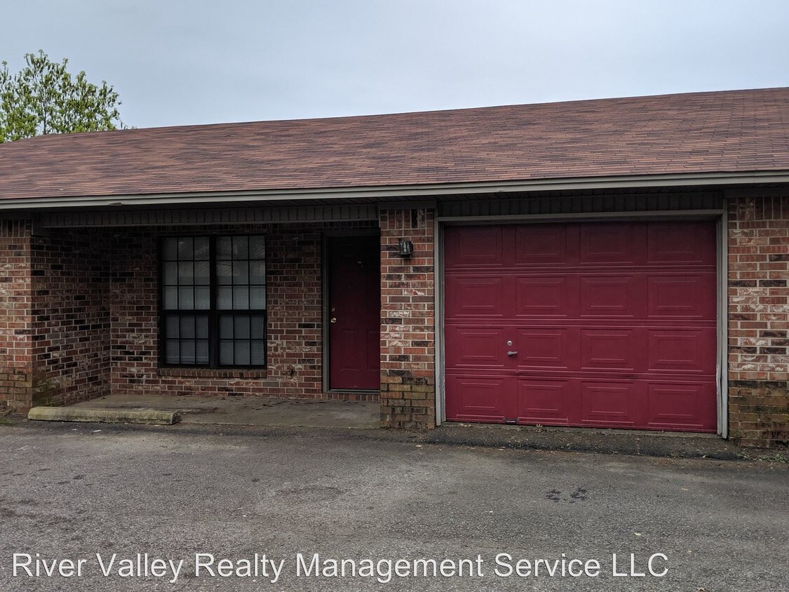 1615 S Erie Ave, Russellville, AR 72801 Room for Rent in Russellville