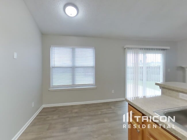 Building Photo - 11507 Otters Den Ct E