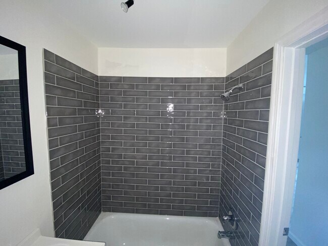 Bathroom - 201 Acklen Park Dr