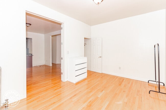 Building Photo - 1040 Park Pl