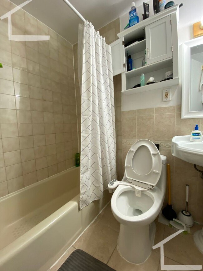 Photo - Allston 2 Bed 2 Bath available 9/1 House