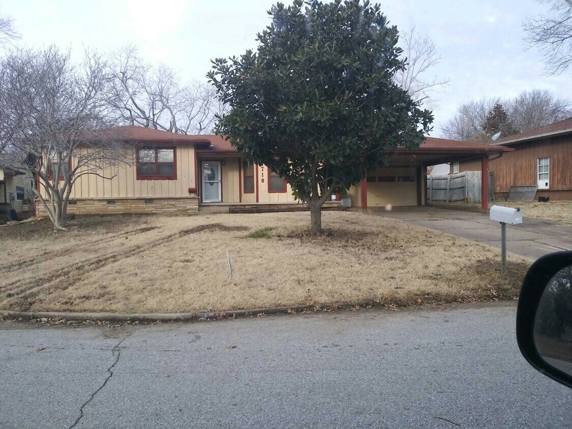 Foto principal - 1710 S Cedar Ave